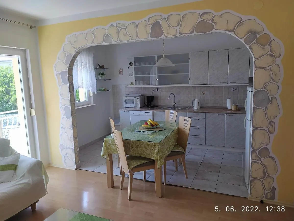 Apartment Sara Novi Vinodolski Kroatien