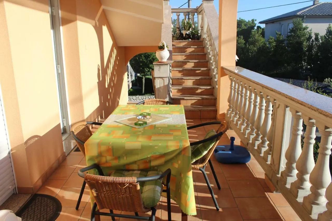Apartment Sara Novi Vinodolski Kroatien